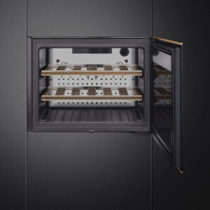 מקרר יינות CVI618RWNR2 מתצוגה