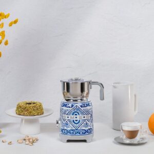 מקציף חלב דולצ'ה וגבאנה כחול לבן